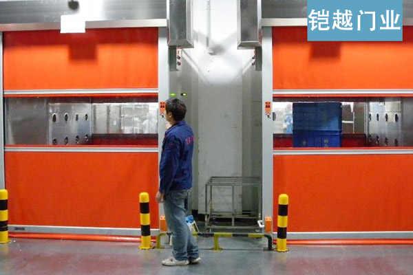 沈陽車庫卷簾門廠家關(guān)于車庫門遙控器失靈，可能有以下幾種情況！