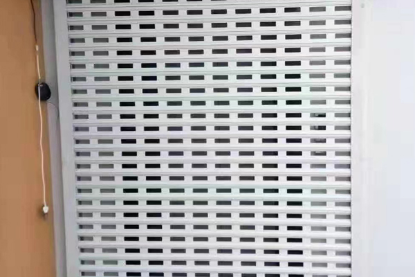 沈陽商場卷簾門加工廠家提供的安裝服務